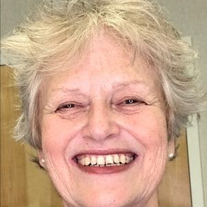 Meet your Posher, Hali